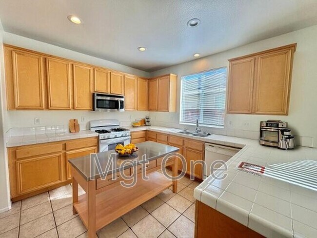 Building Photo - 16893 Tack Ln