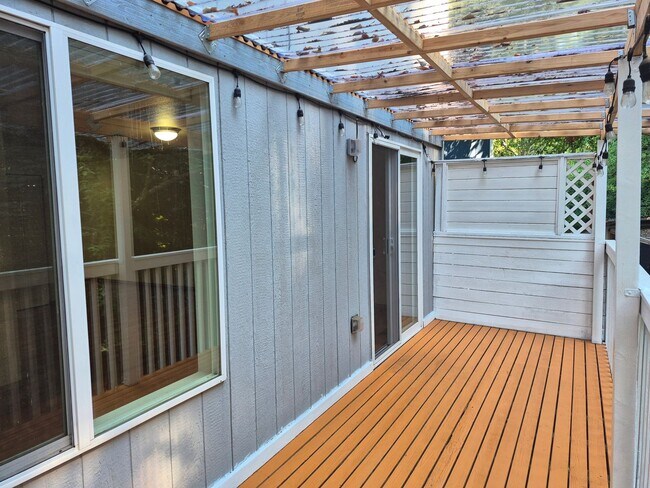 Building Photo - Cozy Yet Spacious Home For Rent!!