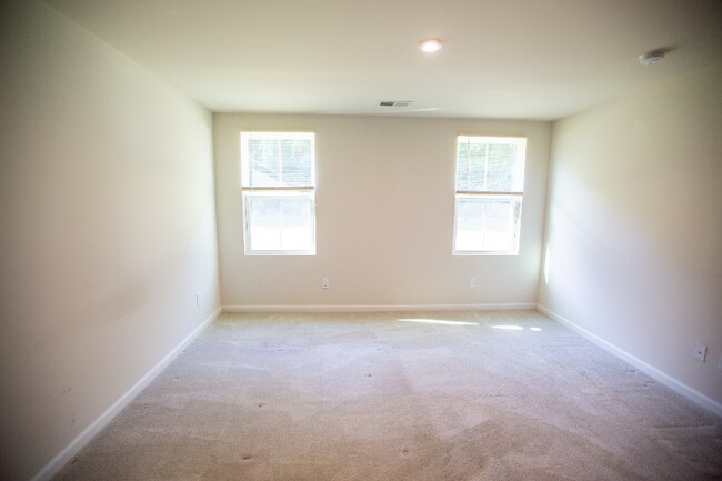 Building Photo - 209 Creighton Ridge Dr