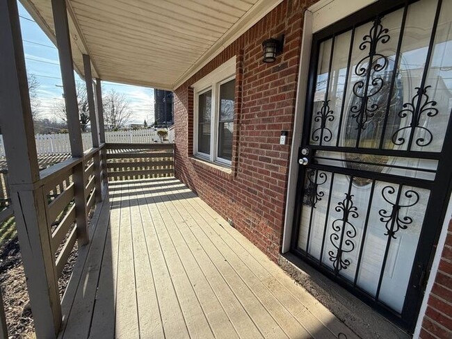Building Photo - Spacious 4 Bedroom in North Nashville - Minutes from Downtown