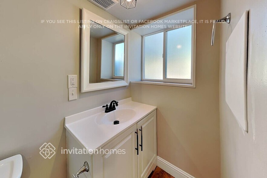 Building Photo - 5262 Skeeswood Dr