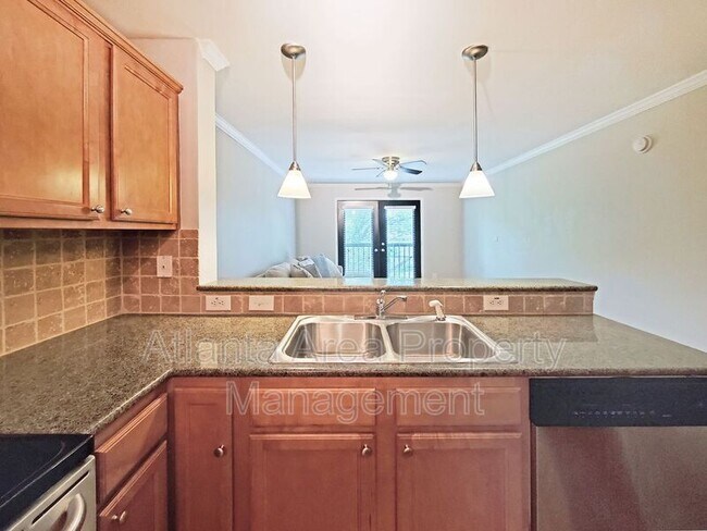 Building Photo - 48 Peachtree Ave NE