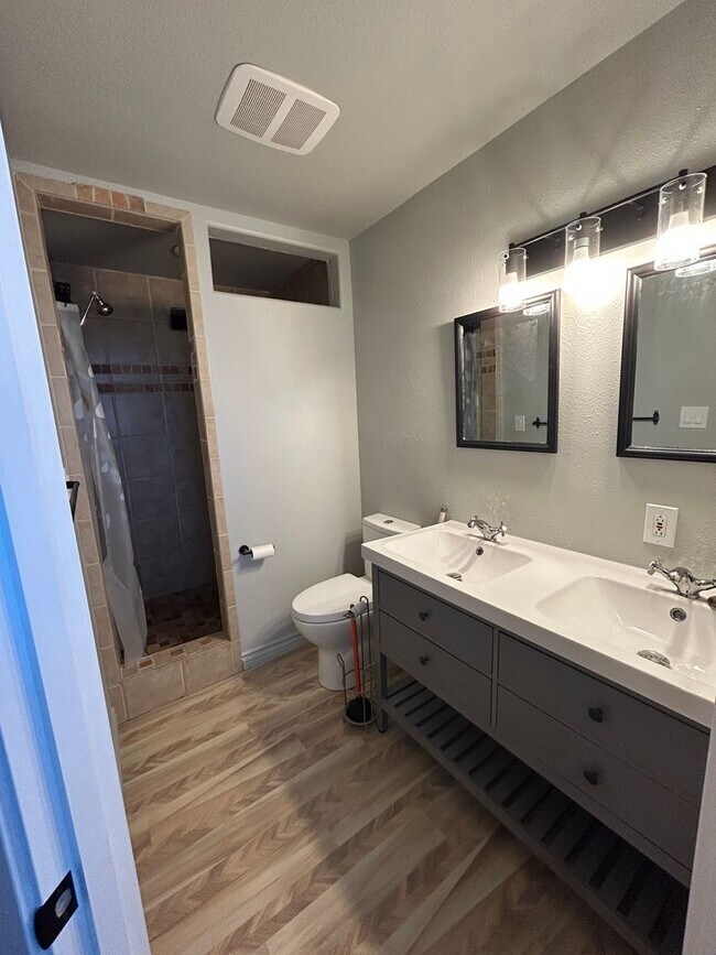 Building Photo - Stunning 3BD/2BA Corner-Lot Home w/ Relaxing Views – Only $4,495 – Mission Heights