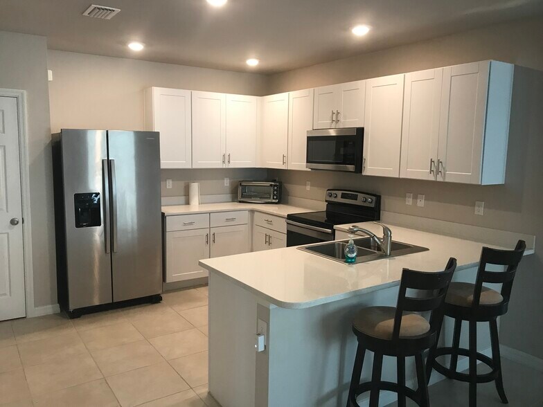 Kitchen - 25152 E Lenox Cir