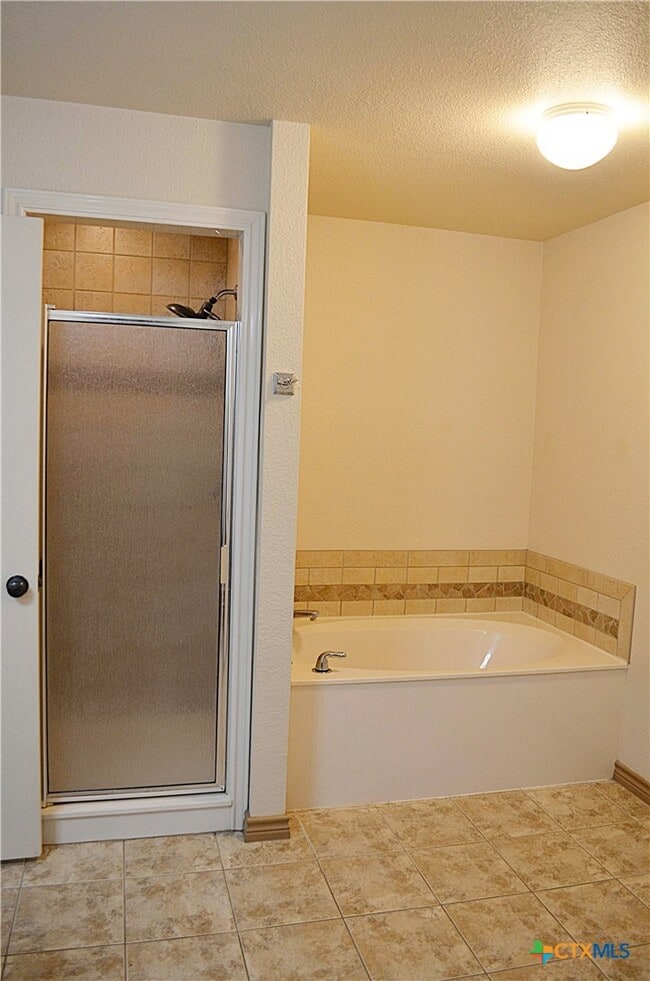 Building Photo - 2501 Joseph Dr