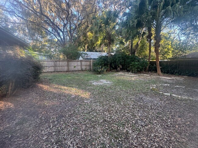 Building Photo - Beautifully Kept Historic Home!!