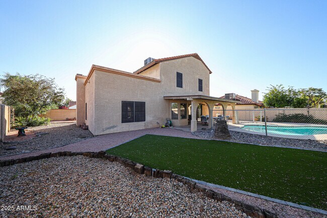 Building Photo - 5440 W Beryl Ave