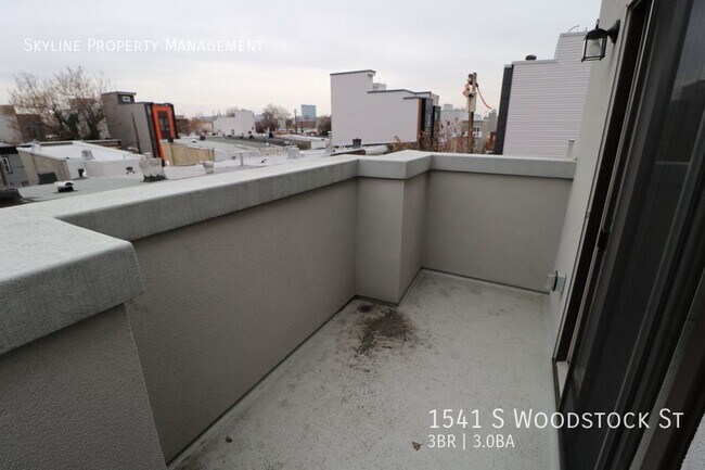 Building Photo - 1541 S Woodstock St