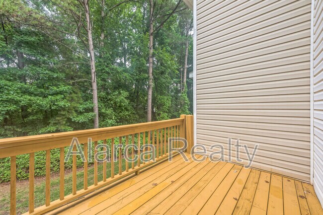 Building Photo - 8787 Robinson Forest Dr