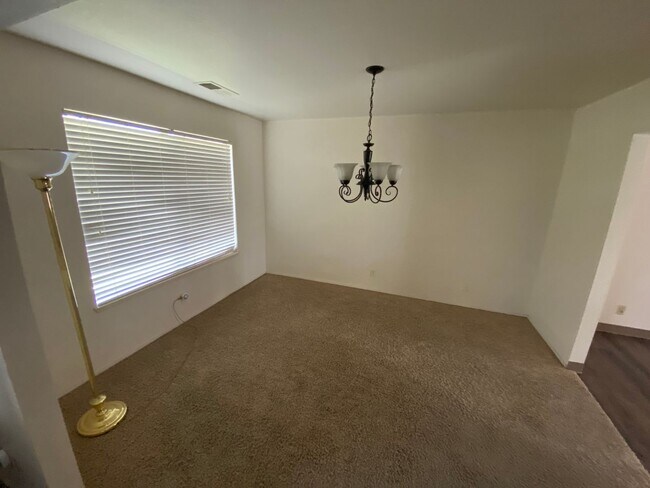 Building Photo - Charming Home for rent in Exeter, Ca