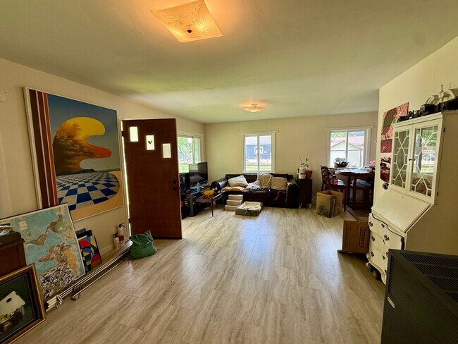 Building Photo - Charming 2 Bed / 1 Bath Home in Bonner! Pet Friendly!