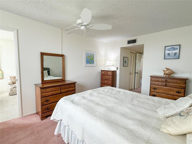 Building Photo - 4880 Locust St NE