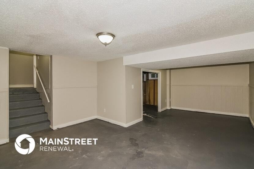 Building Photo - 9302 Fairwood Dr