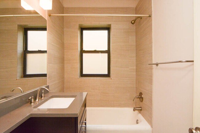 Building Photo - 2320.5 N Rockwell St