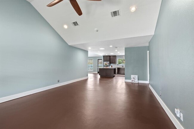 Building Photo - 3104 Candlelight Ct