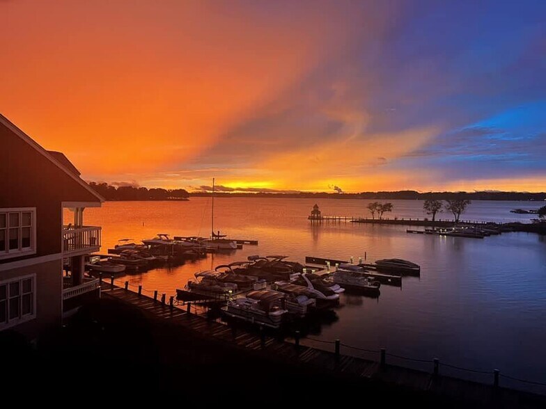 Building Photo - 862 Southwest Dr