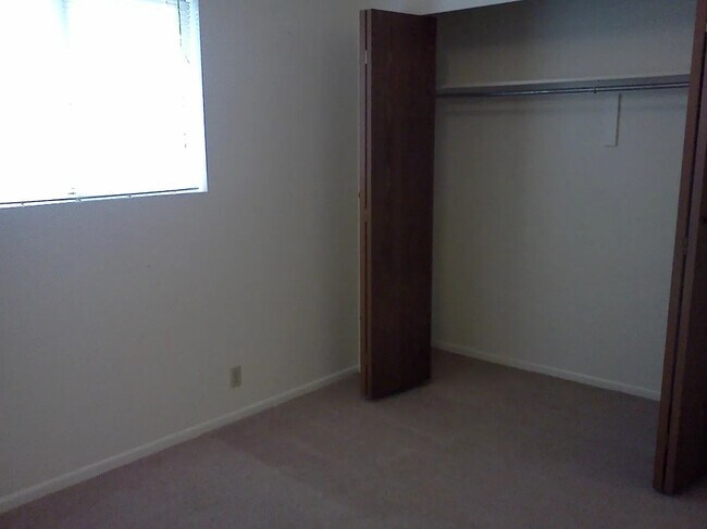 Building Photo - 1325 W 540 N
