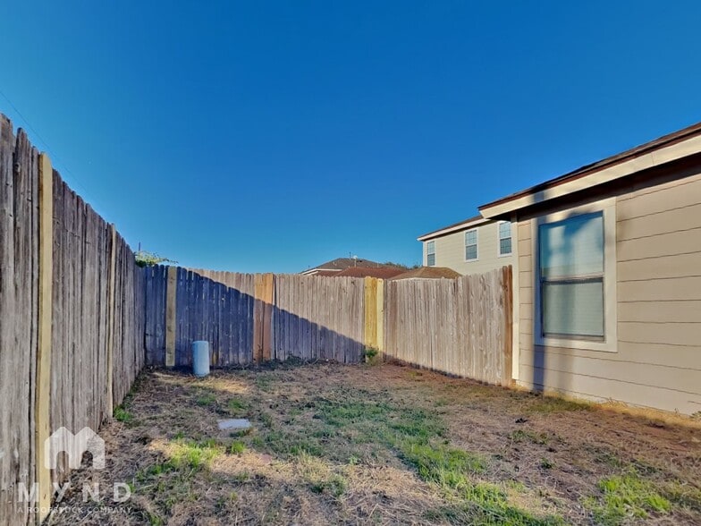 Building Photo - 21307 Shadow River Ln