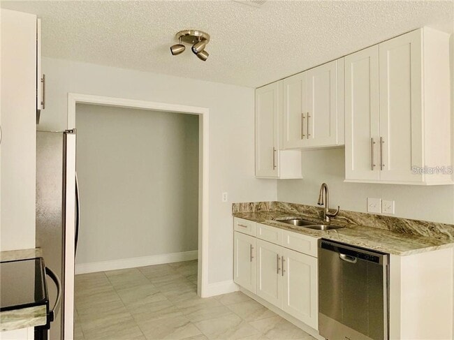 Building Photo - 205 Babson Dr