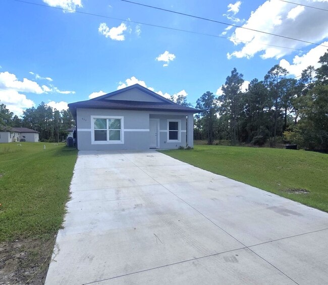 Building Photo - Cozy Two Bedroom, one bath house-Newer Con...