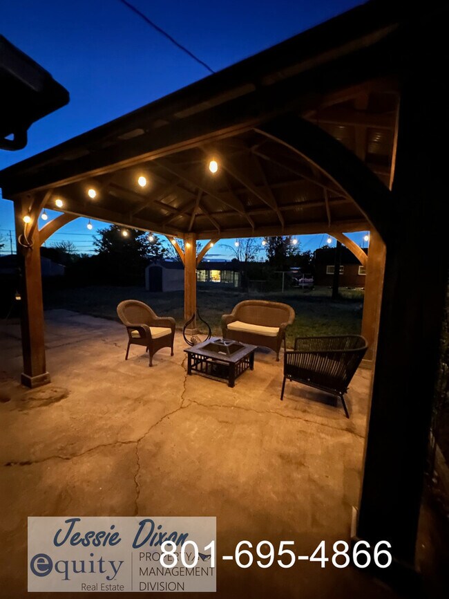 Building Photo - 2462 W 4750 S