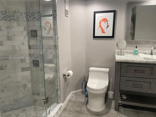 Building Photo - 3000 Island Blvd