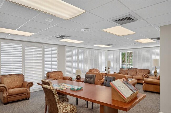 Building Photo - 2100 S Ocean Ln