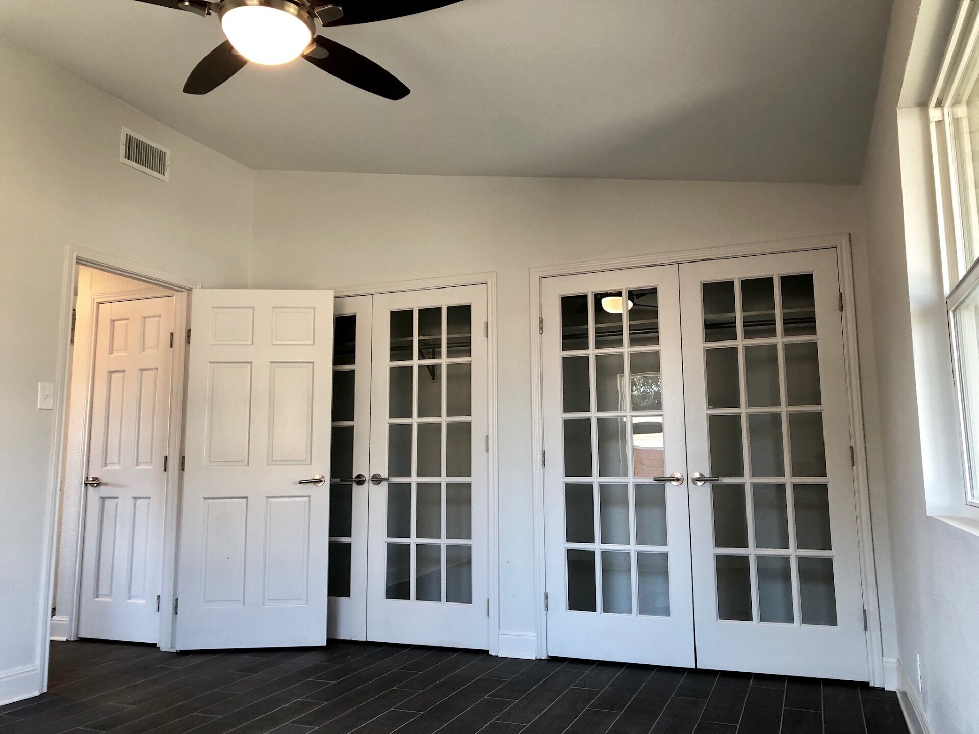 Building Photo - 717 Oblate Dr