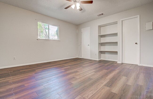 Building Photo - 819 Sirocco Dr