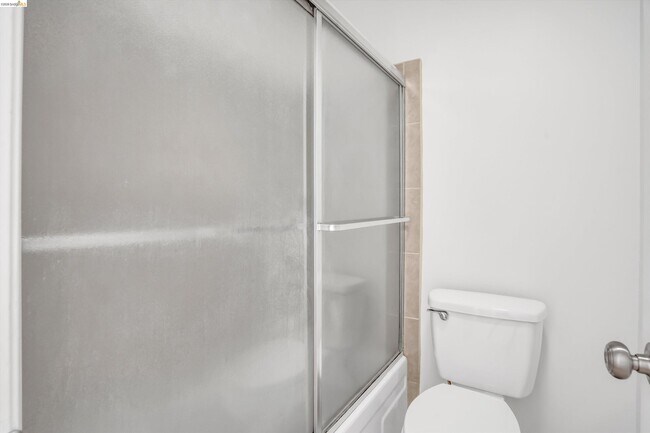 Building Photo - 490 N Civic Dr