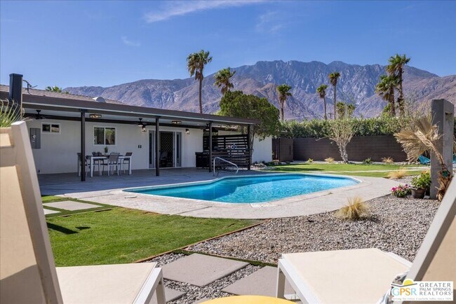 Building Photo - 372 E Molino Rd