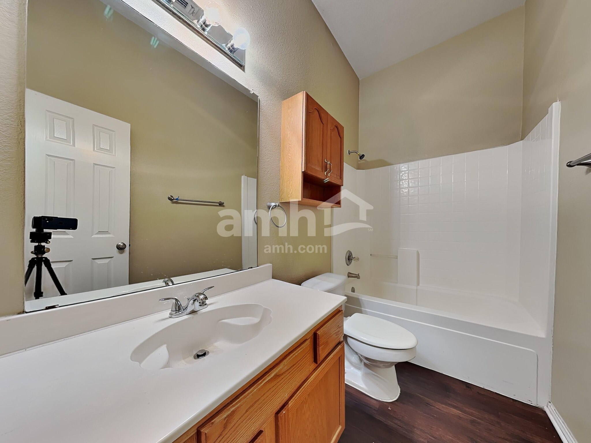 Building Photo - 1606 Windcastle Dr