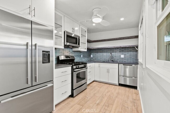 Building Photo - 256 Avenida Madrid