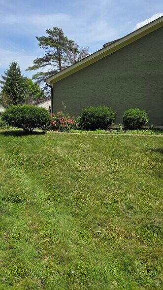 Building Photo - 1282 Gatwick Ct