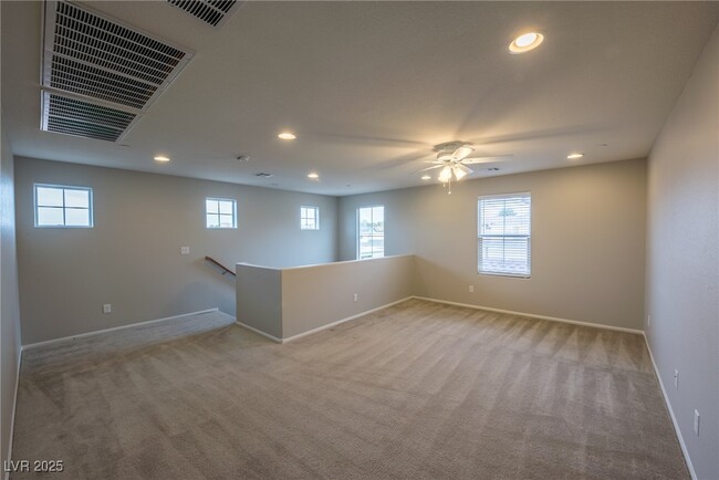 Building Photo - 3012 Camino Largo Ave