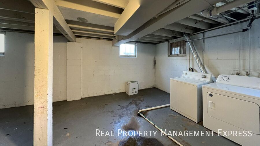 Building Photo - 808 S Glendale Ave