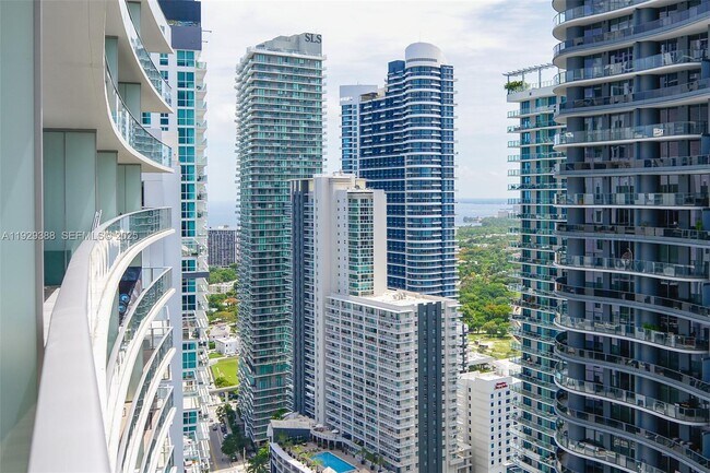 Building Photo - 1010 Brickell Ave