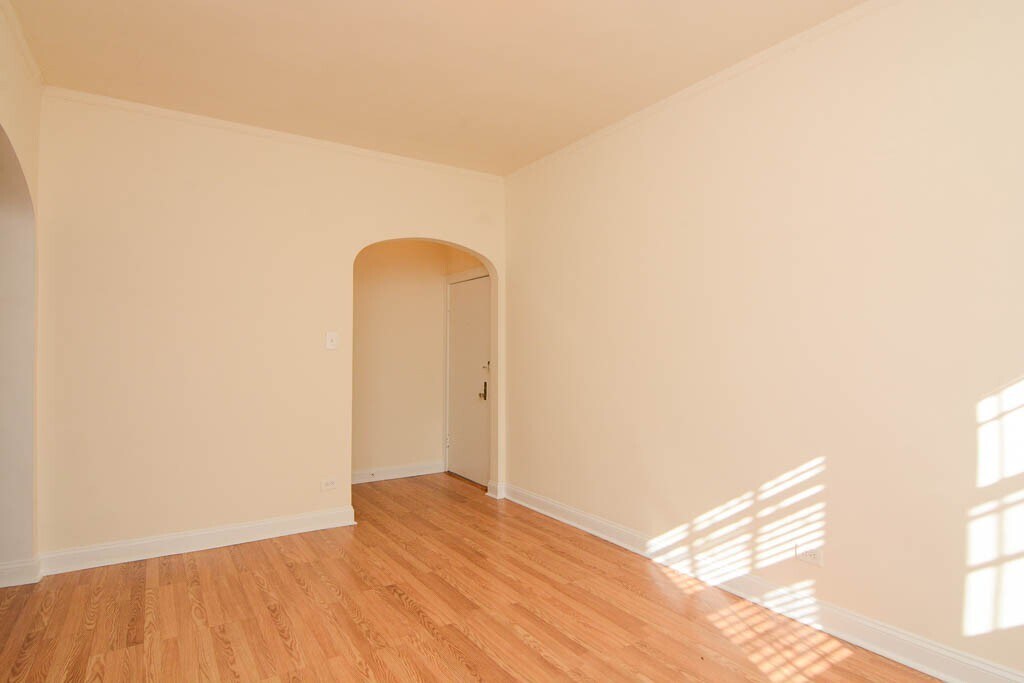 Building Photo - 2536 N Sawyer Ave