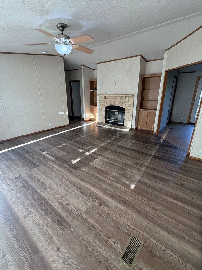 Building Photo - Great location on Monkey Island at Grand Lake!