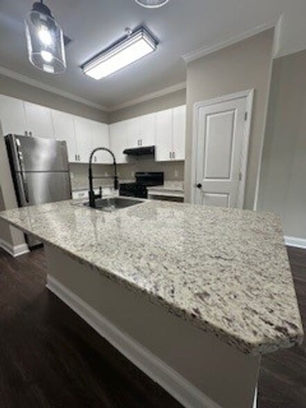 Building Photo - McDowell Creek Court