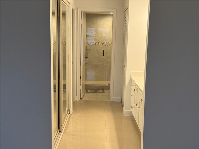 Building Photo - 5100 N Ocean Blvd