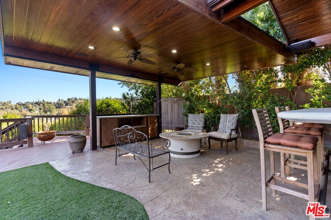 Building Photo - 4920 Llano Dr