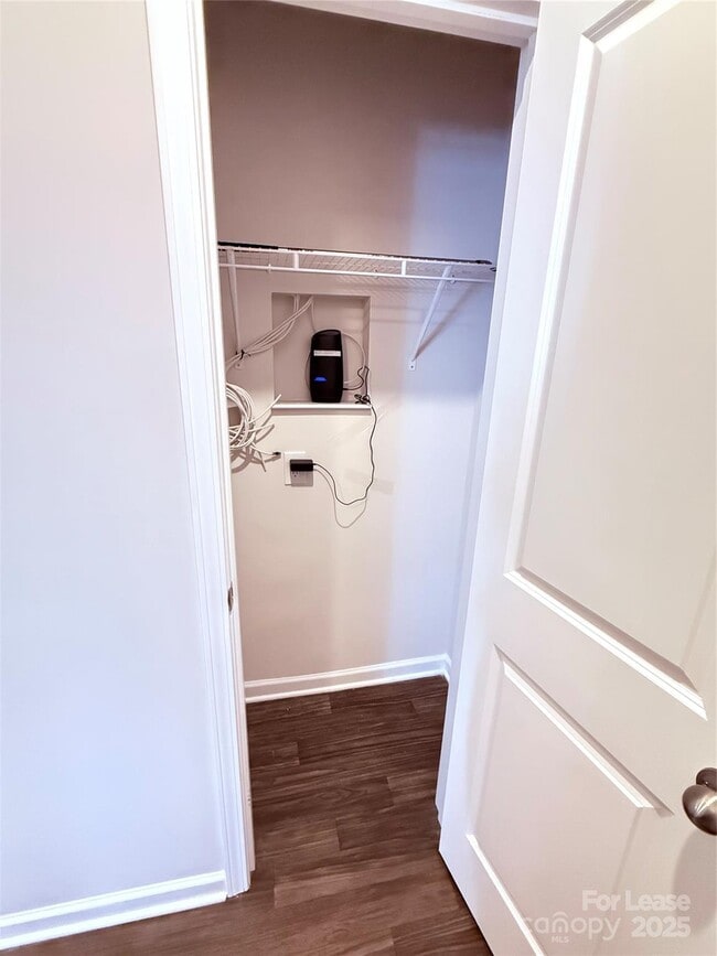 Building Photo - 5126 Idared Ct