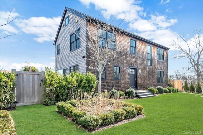 Building Photo - 850 3rd St