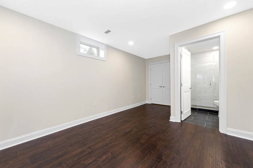 Building Photo - 77 Winchester St