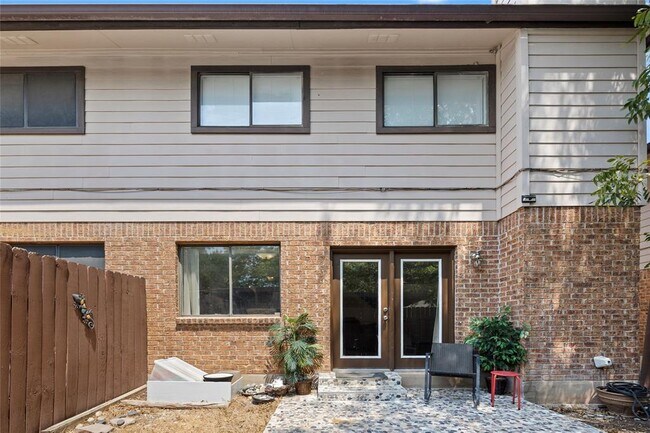 Building Photo - 101 Clearday Dr