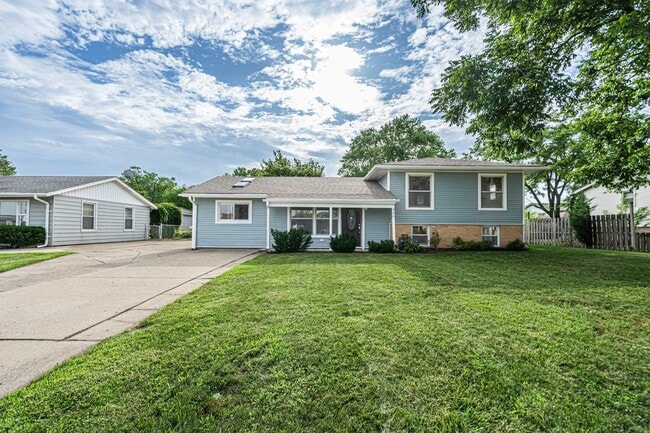 Primary Photo - 440 Huehl Rd