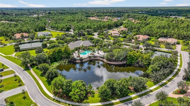 Building Photo - 5407 SW Pomegranate Way