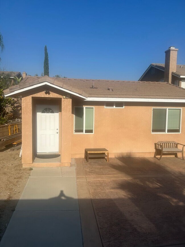 Building Photo - Saddlepeak Dr. Home