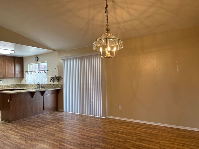 Building Photo - CAA4